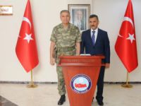 Jandarma Genel Komutanı Orgeneral Mendi,Vali Kaymak’ı ziyaret etti