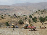 Toplu mezar kazısında ilk kemiklere ulaşıldı