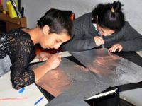 Hayata sanatla tutunuyorlar