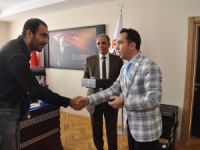 Rektör İpek, öğretim görevlilerine Ultrabook dağıttı