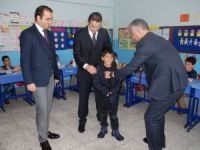 Öğrencilere kışlık giyecek yardımı