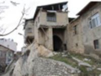 Çemişgezek’te Tarihi Evde Yangın Çıktı