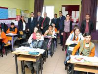 Öğrencilere giyim yardımı yapıldı