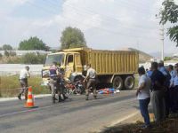 Motosiklet Kamyonetle Çarpıştı: 1 Ölü, 2 Yaralı