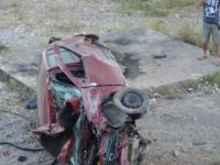 Kontrolden çıkan araç MOBESE direğine çarptı: 1 Yaralı