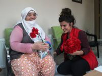 Öğrencilerden yaşlılara ziyaret