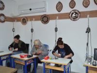 Pertekli kadınlar bakıra hayat veriyor