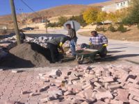 Pertek’te yol çalışmaları devam ediyor