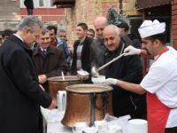 İl Müftülüğü Muharrem Ayı Nedeniyle Aşure Dağıttı