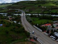 Kara yollarındaki bayram trafiği helikopterle denetlendi