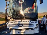 Tunceliler otobüsü kaza yaptı