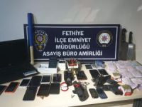 Fuhuş pazarlığı üzerinden dolandırıcılık ve hırsızlık yapan 5 şüpheli yakalandı