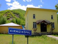 Alevi köyünde kapalı camiden 5 aydır ezan dinletiliyor