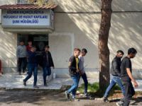 Erzincan’da tur otobüsünde 8 kaçak göçmen ile 4 organizatör şüphelisi yakalandı