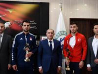 Kafkas Üniversitesi öğrencileri Türkiye Şampiyonu oldu