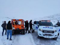Erzincan'da karda mahsur kalan 5 kişi kurtarıldı