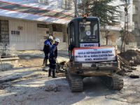 Büyükşehir ekipleri deprem bölgesinde altyapı tamiratı gerçekleştiriyor