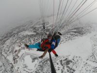 Ergan Dağı'nda adrenalin dolu 'göl manzaralı' yamaç paraşütü