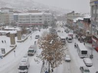 Tunceli’de yoğun kar yağışıyla birlikte oluşan görüntüler