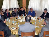 Tunceli Emniyet Müdürü Esnafla Yemekte Bir araya geldi