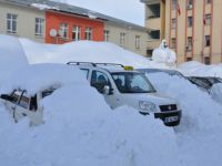 Ovacık’ta Kar 3 Metreyi Buldu