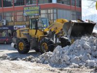 Belediyeden kar temizleme çalışması