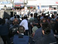 Kız arkadaşını bıçaklayan Üniversite Öğrencisine linç girişimi