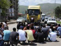 Üniversitelilerden Karayolunda Oturma Eylemi