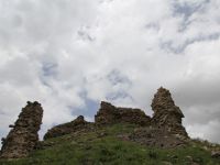 ÇOK YAKIN BİR KALE, ANBAR