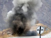 Yola döşenen mayın patladı