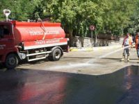 Cadde ve sokaklar temizleniyor