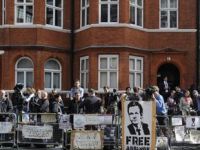 Ekvador Assange'a sığınma verdi
