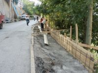 Kayma tehlikesi olan yol için çalışma