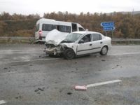 Tunceli'de Yolcu Minibüsü ile Otomobil Çarpıştı: 14 Yaralı