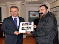 Vali Güner'e AA Almanağı hediye edildi