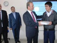 Vali Güner, Öğrencilere Tablet Bilgisayar Dağıttı
