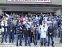 Sağlık çalışanları, kadın doktora şiddeti protesto etti
