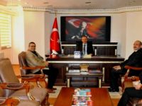 Şair ve Yazar Namık Kuyumcu Vali Güner’i ziyaret etti