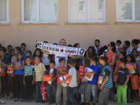 Dersim Çarşı Grubu'ndan Öğrencilere Karne Hediyesi