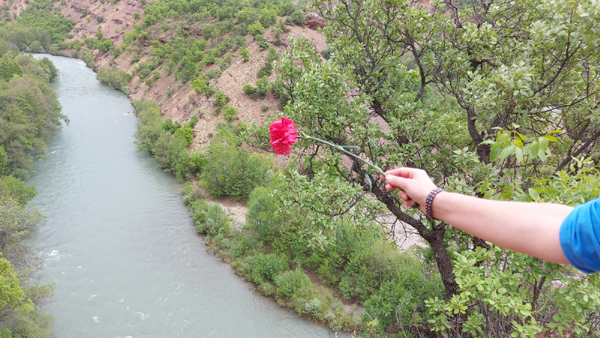 baskan-macoglu,-dersim-katliaminda-hayatini-kaybedenleri-andi-(4).jpg