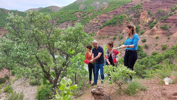 baskan-macoglu,-dersim-katliaminda-hayatini-kaybedenleri-andi-(7).jpg