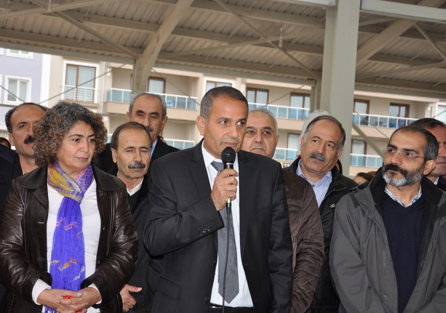 halk-pazar-alani-torenle-acildi-(2).jpg