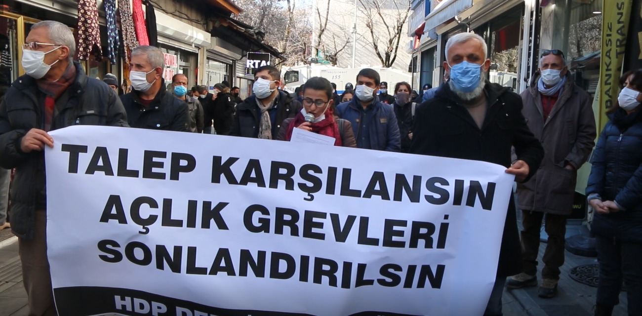 hdp’nin-aciklamasina-polis-ablukasi-(4).jpg