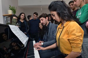 hozatli-ogrenciler-akustik-piyano-ile-tanisti--(4).jpg