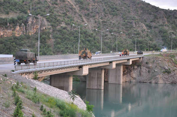 motorlu-piyade-taburu-sinira-gonderildi-(1).jpg