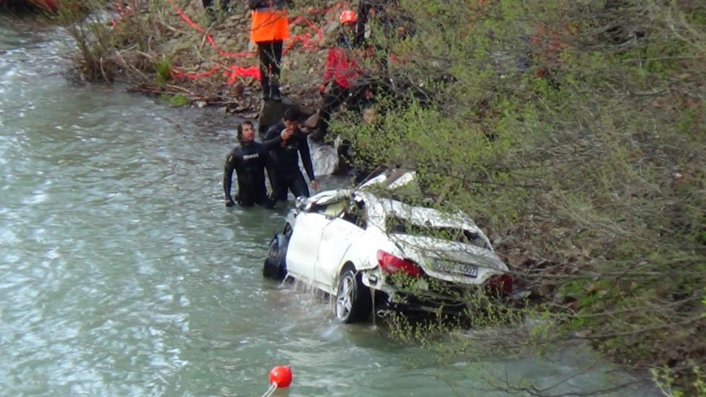 munzur-nehri’ne-ucan-araca-ulasildi--(2).jpg