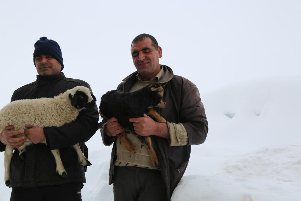 ovacikta-evlerin-kara-gomuldugu-yerde-yasam-(11).jpg