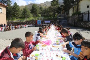 pertek-ilcesinde-trafik-haftasi-etkinlikleri-(6).jpg