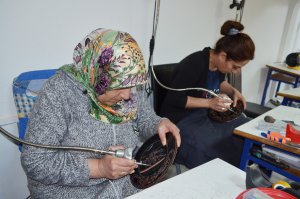 pertekli-kadinlar-bakira-hayat-veriyor-(4).jpg