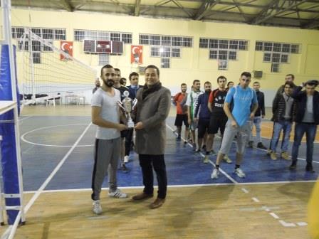 voleybol-turnuvasi-yapildi-(1).jpg